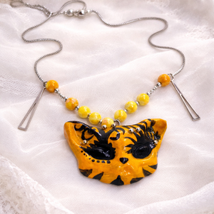 Colier lucrat manual cu pandantiv pisică cadou special pentru iubită, soție ,mama, prietena 01910 - bijuterii - coliere - pandative - Artynos.ro