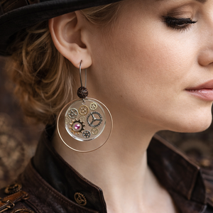 cercei steampunk handmade din rășină cu mecanisme de ceas 01932 - bijuterii - cercei - cercei din rășină - Artynos.ro