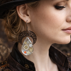cercei steampunk handmade din rășină cu mecanisme de ceas 01932 - bijuterii - cercei - cercei din rășină - Artynos.ro
