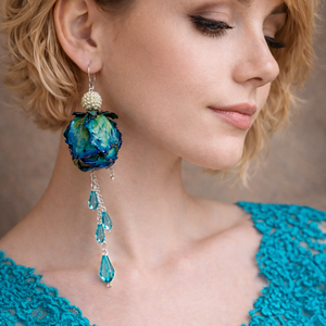 Cercei cu trandafiri reali intregi ,cadou pentru iubita,mama,fiica,logodnica,prietena,educatoare - bijuterii - cercei - cercei din rășină - Artynos.ro