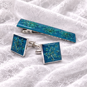 Clema de cravata si butoni cu flori naturale in rasina -Set cadou accesorii barbati 01946 - Artynos.ro