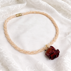 Colier tubular cu pandantiv - trandafir natural 01965 - Artynos.ro