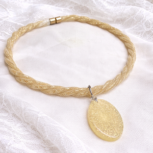 Colier tubular cu pandantiv din rasina 01969 - Artynos.ro