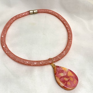 Colier tubular cu pandantiv din rasina 01971 - Artynos.ro