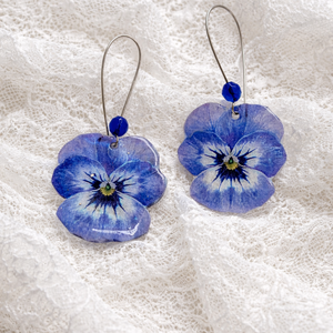 Cercei Panselute din rasina 02023, Bijuterii, Cercei, Cercei din rasina, Confectionarea bijuteriilor, Cercei handmade unicat , model panselute.Realizati din rasina epoxidica de cea mai buna calitate si..., ARTYNOS