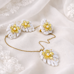 Set bijuterii handmade  alb -auriu 02038 - Artynos.ro