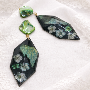 Cercei din rasina si flori naturale 02040 - Artynos.ro