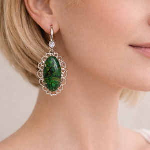 Cercei cu flori naturale 02051 - bijuterii - cercei - cercei din rășină - Artynos.ro