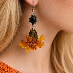 Cercei cu flori de Crăițe  02052 - bijuterii - cercei - cercei din rășină - Artynos.ro