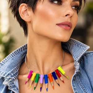 Colier creioane colorate -accesorii argintii 00482 - Artynos.ro