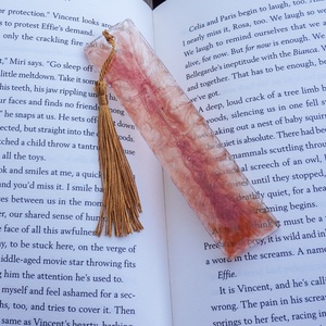 Semn de carte Handmade Rasina Flori Uscate Bookmark - F, Carti si creatii cu tematica muzicala, cadouri, Semn de carte, Altele, Confectionarea bijuteriilor, Semnele noastre de carte handmade, din rasina, adauga o nota de eleganta momentelor tale de lectura..., ARTYNOS