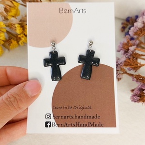 Cercei Cruce Negri Mici - bijuterii - cercei - cercei cu figurine - Artynos.ro