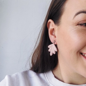 Cercei Hipoalergenici în Culori Neutre - bijuterii - cercei - cercei lungi - Artynos.ro