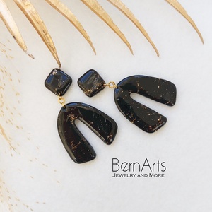 Cercei Dama Statment Evenimente Negru-Auriu Deosebit, Bijuterii, Cercei, Cercei lungi, Confectionarea bijuteriilor, Altele, Cercei statement in combinatie de negru si auriu, cu un design modern si indraznet. Perfecti pentru..., ARTYNOS