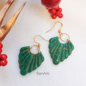 Cercei Dama Verde-Auriu Elegant Handmade - Formă arabesc + Formă Scoică - bijuterii - cercei - cercei lungi - Artynos.ro