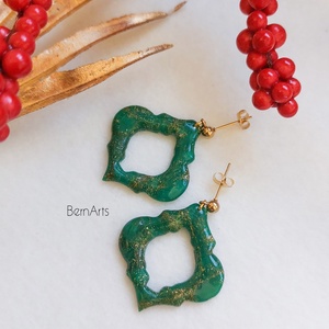 Cercei Dama Verde-Auriu Elegant Handmade - Formă arabesc + Formă Scoică - bijuterii - cercei - cercei lungi - Artynos.ro