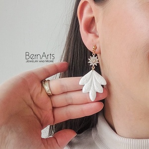 Cercei Mireasă Alb-Auriu Eleganti Deosebiti Handmade - accesorii nuntă - bijuterii mireasă - cercei mireasă - Artynos.ro