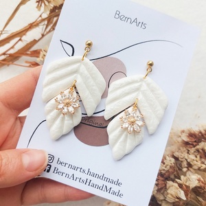 Cercei Mireasă Statement Alb-Auriu Eleganti Deosebiti Handmade 01 - accesorii nuntă - bijuterii mireasă - cercei mireasă - Artynos.ro