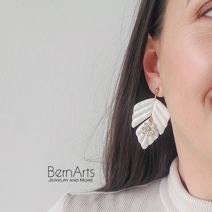 Cercei Mireasă Statement Alb-Auriu Eleganti Deosebiti Handmade 01 - accesorii nuntă - bijuterii mireasă - cercei mireasă - Artynos.ro