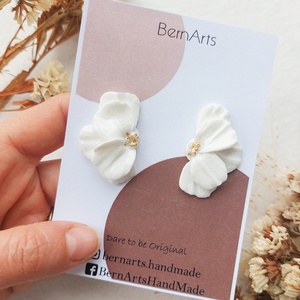 Cercei Floare Alb-Auriu Eleganti Deosebiti Handmade  - bijuterii - cercei - cercei cu figurine - Artynos.ro