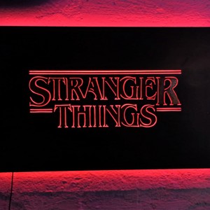 Stranger Things pictură murală iluminată -  - Artynos.ro