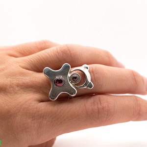Handcrafted silver ring for adults in the shape of an animal, adorned with garnet stones - accessorii și unelte - mărgea, componente de bijuterii - alte piese - Artynos.ro