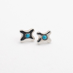 Handcrafted silver earrings adorned with turquoise stone - accessorii și unelte - accesorii decorative - figurine - Artynos.ro