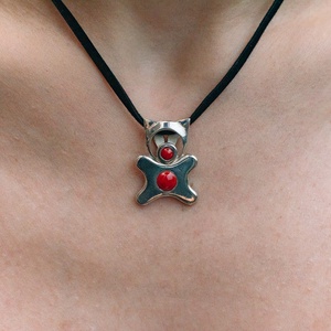 Handcrafted silver pendant for adults in the shape of an animal, adorned with a coral stone, Accessorii si unelte, Accesorii decorative, Figurine, Confectionarea bijuteriilor, Size: One size
Available in a single size; depending on the shape, the pendant weighs between 6.10g..., ARTYNOS