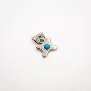 Handcrafted silver pendant for adults in the shape of an animal, adorned with turquoise stones - accessorii și unelte - accesorii decorative - figurine - Artynos.ro