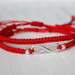 Brățară de protecție - Brățară macrame roșie -  - Artynos.ro