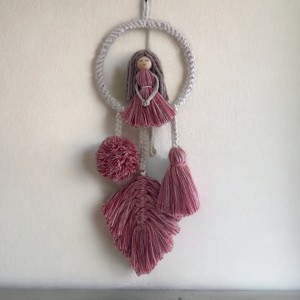 Decorațiuni de perete Macrame cu frunze și pompom - decorațiuni pentru copii pe cerc, shake de căpșuni / ecru -  - Artynos.ro