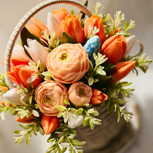 Aranjament floral din sapun in cos � cadou elegant in nuante calde, handmade - Artynos.ro