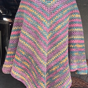 Poncho crosetat manual - îmbrăcăminte și modă - haine damă - poncho - Artynos.ro