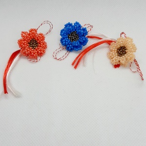 3 Broșe/martisor Flori duble din margele - Artynos.ro