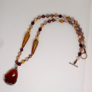 Colier handmade din agate maron roscat  - bijuterii - coliere - coliere din mărgele - Artynos.ro