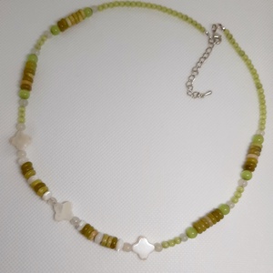 Colier handmade cu discuri verde jad si sidef alb - bijuterii - coliere - coliere din mărgele - Artynos.ro