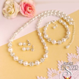 Set de mărgele cu stras - accesorii nuntă - bijuterii mireasă - set bijuterii de mireasă - Artynos.ro