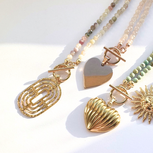 Colier la baza gatului din cuart roz cu pandantiv inima si inchizatoare toggle - rose gold - bijuterii - coliere - coliere cu mărgele - Artynos.ro