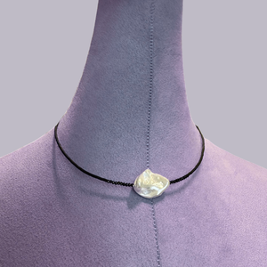 Colier reglabil la baza gatului din turmalina neagra cu perla din scoica, Bijuterii, Coliere, Coliere din margele, Confectionarea bijuteriilor, ARTYNOS