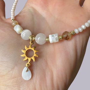 Colier din cristale din sticla, selenit si citrin cu pandativ soare - Artynos.ro