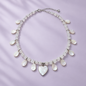 Colier choker la baza gatului din selenit si sidef cu pandativ inima - Artynos.ro