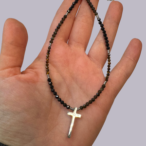 Colier argintiu din turmalina neagra, ochi de tigru si obsidian cu pandativ cruce - protectie energetica - bijuterii - coliere - coliere din pietre semiprețioase - Artynos.ro
