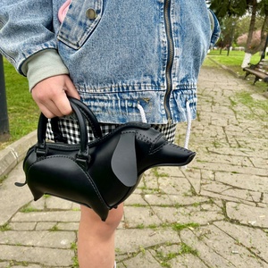 Geantă Teckel din piele naturală � Handmade în România - genți și portofele - genți de mână și umăr - geantă crossbody - Artynos.ro