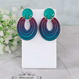 Cercei ombre cu tijă  - bijuterii - cercei - cercei din rășină - Artynos.ro Cercei ombre cu tijă  - bijuterii - cercei - cercei din rășină - Artynos.ro