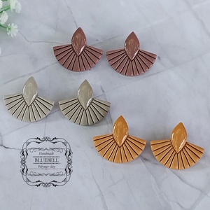 Cercei eleganți cu tijă  - bijuterii - cercei - cercei din rășină - Artynos.ro