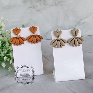 Cercei minimaliști cu tijă - bijuterii - cercei - cercei cu figurine - Artynos.ro Cercei minimaliști cu tijă - bijuterii - cercei - cercei cu figurine - Artynos.ro