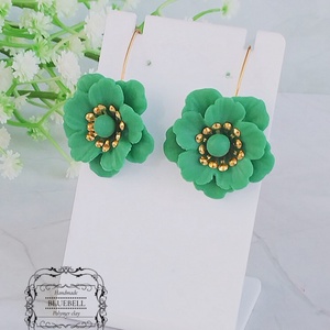 Cercei cu flori - bijuterii - cercei lungi - Artynos.ro Cercei cu flori - bijuterii - cercei lungi - Artynos.ro