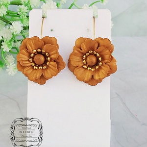 Cercei cu flori - bijuterii - cercei - cercei lungi - Artynos.ro Cercei cu flori - bijuterii - cercei - cercei lungi - Artynos.ro