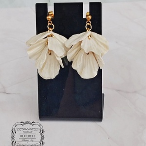 Cercei cu petale sidefate - bijuterii - cercei - cercei lungi - Artynos.ro