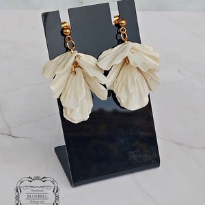 Cercei cu petale sidefate - bijuterii - cercei - cercei lungi - Artynos.ro